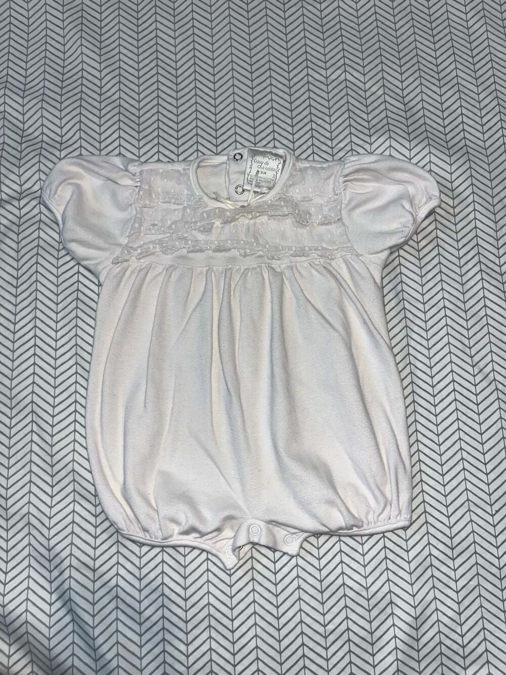 Crème de la crème White Ruffle Swiss Dot Baby Romper 9M